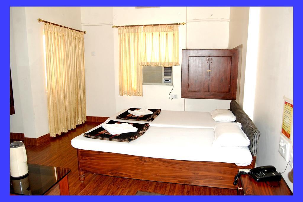 Hotel Kusum ビラーイー 部屋 写真