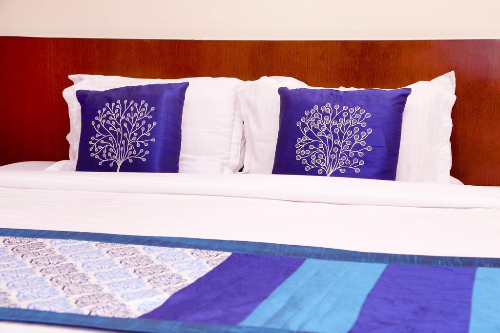 Hotel Kusum ビラーイー エクステリア 写真
