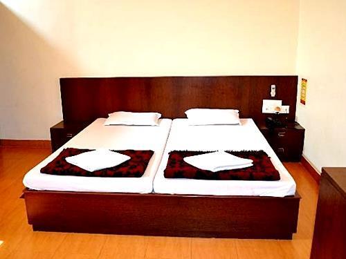 Hotel Kusum ビラーイー エクステリア 写真