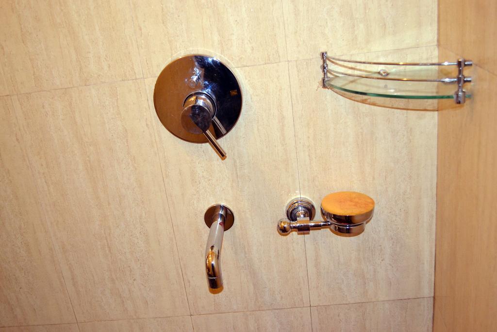 Hotel Kusum ビラーイー エクステリア 写真